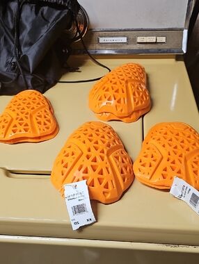 ATWYLD/pandomoto shoulder And Hip Pads